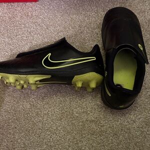 Nike Black and Neon Yellow Kids Cleats